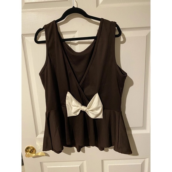 Plus Size Top​​​​​​​​​​ - Picture 2 of 3